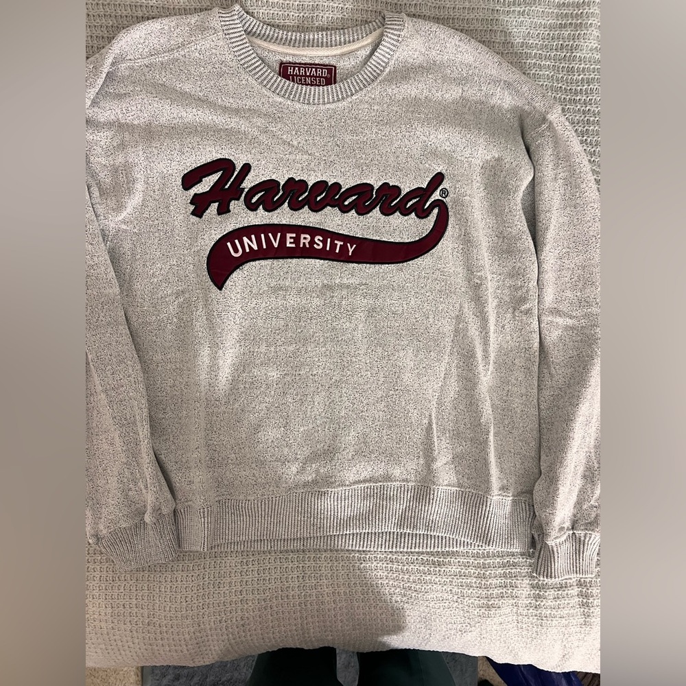 Unisex Harvard University est. 1636 size XL Licensed Gear gray sweater.